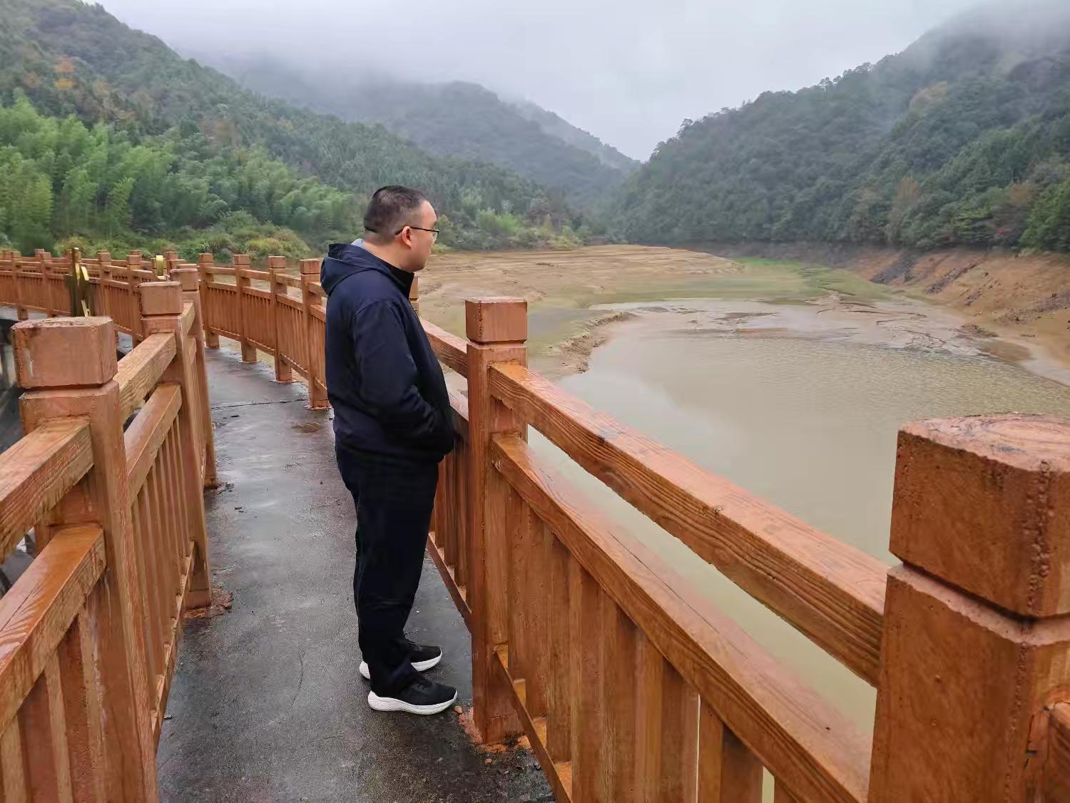 曹坊鎮(zhèn)：河長日巡護(hù)碧水，步履不停守安瀾