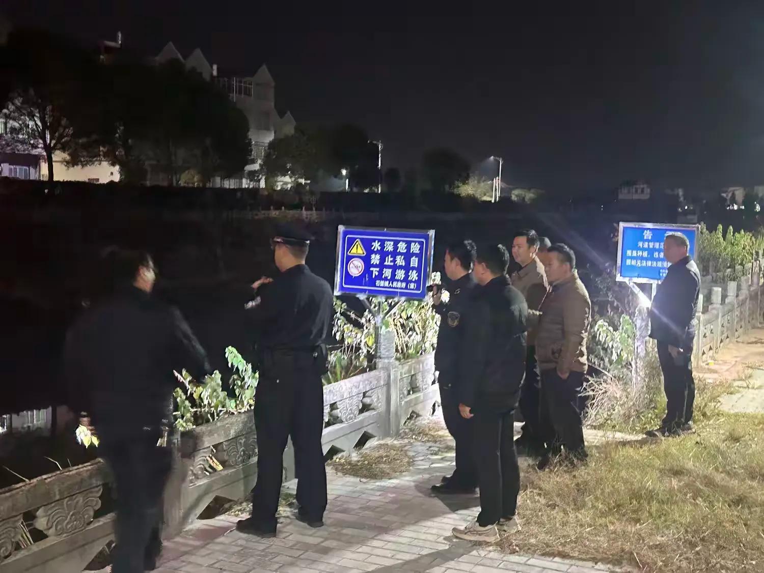 石壁鎮(zhèn)：夜間巡河“不打烊” 筑牢河道“安全線”