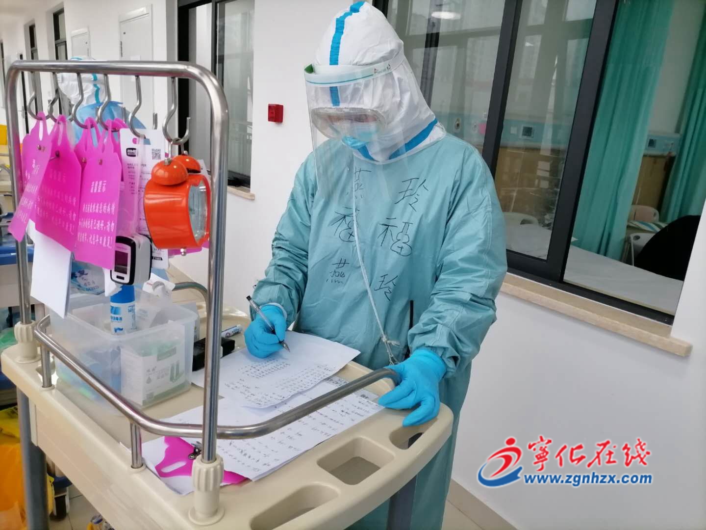 寧化援鄂編外醫(yī)務(wù)人員“火線”入編