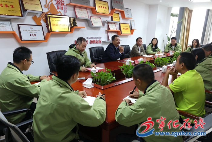 縣領(lǐng)導(dǎo)看望慰問一線新聞工作者