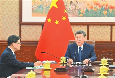 習(xí)近平聽取李家超述職報告 李強蔡奇丁薛祥參加會見