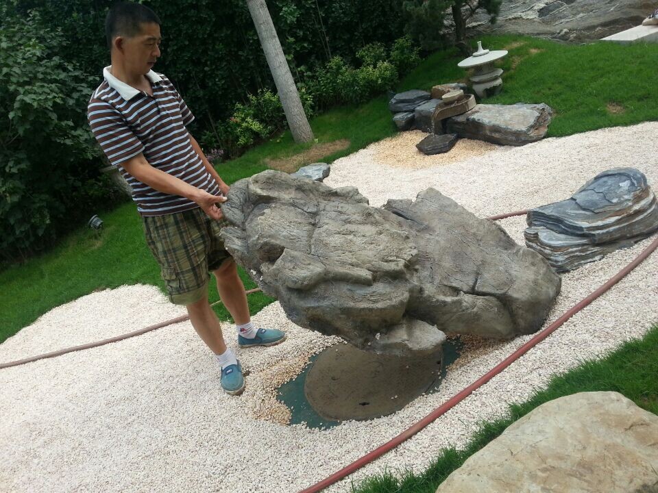 專業(yè)設(shè)計(jì)仿石井蓋、仿真假山制作園林景觀