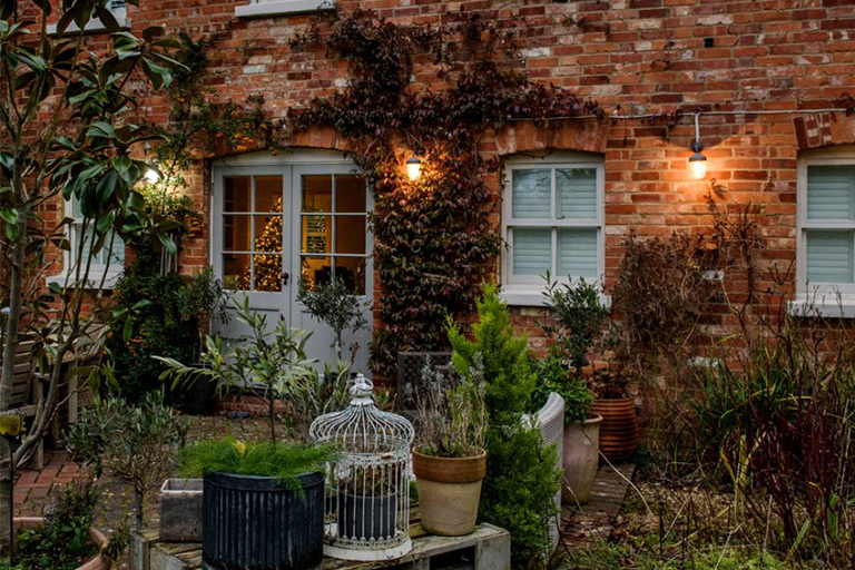 戶外墻照明設計–在任何植物花園中使用照明的創(chuàng)意方式（上）