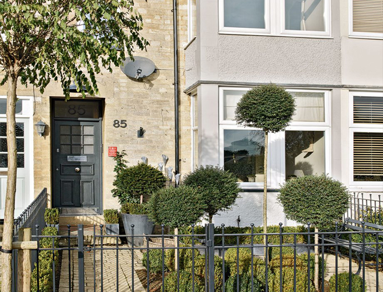 簡(jiǎn)單的植物花園種植和路徑想法以改善房屋的外觀（中）