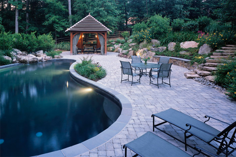 為植物花園添加涼亭、椅子和涼棚涼架增加其魅力值