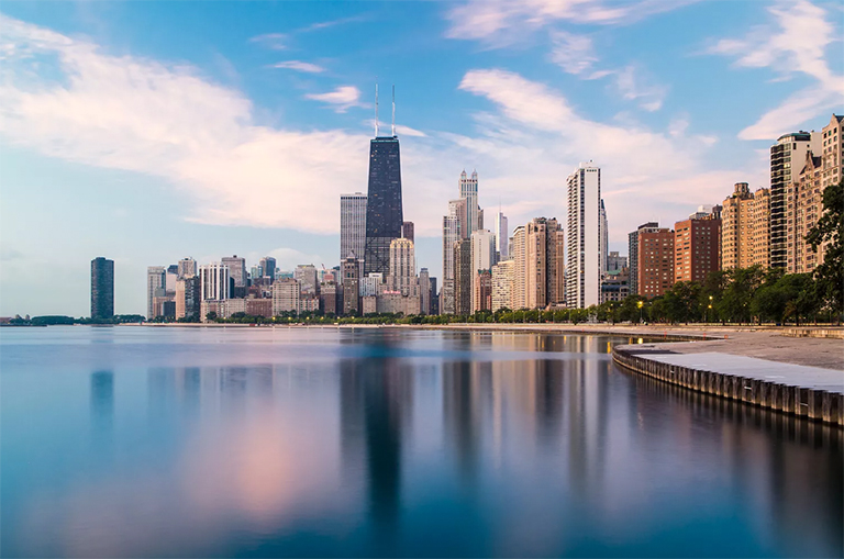 美國(guó)，伊利諾伊州，芝加哥，城市天際線和密歇根湖