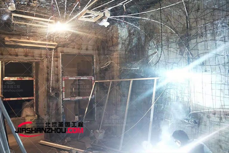 洞穴式主題酒店